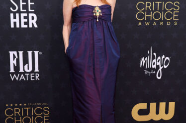 Julianne Moore wore Chanel Haute Couture To The 2024 Critics Choice Awards