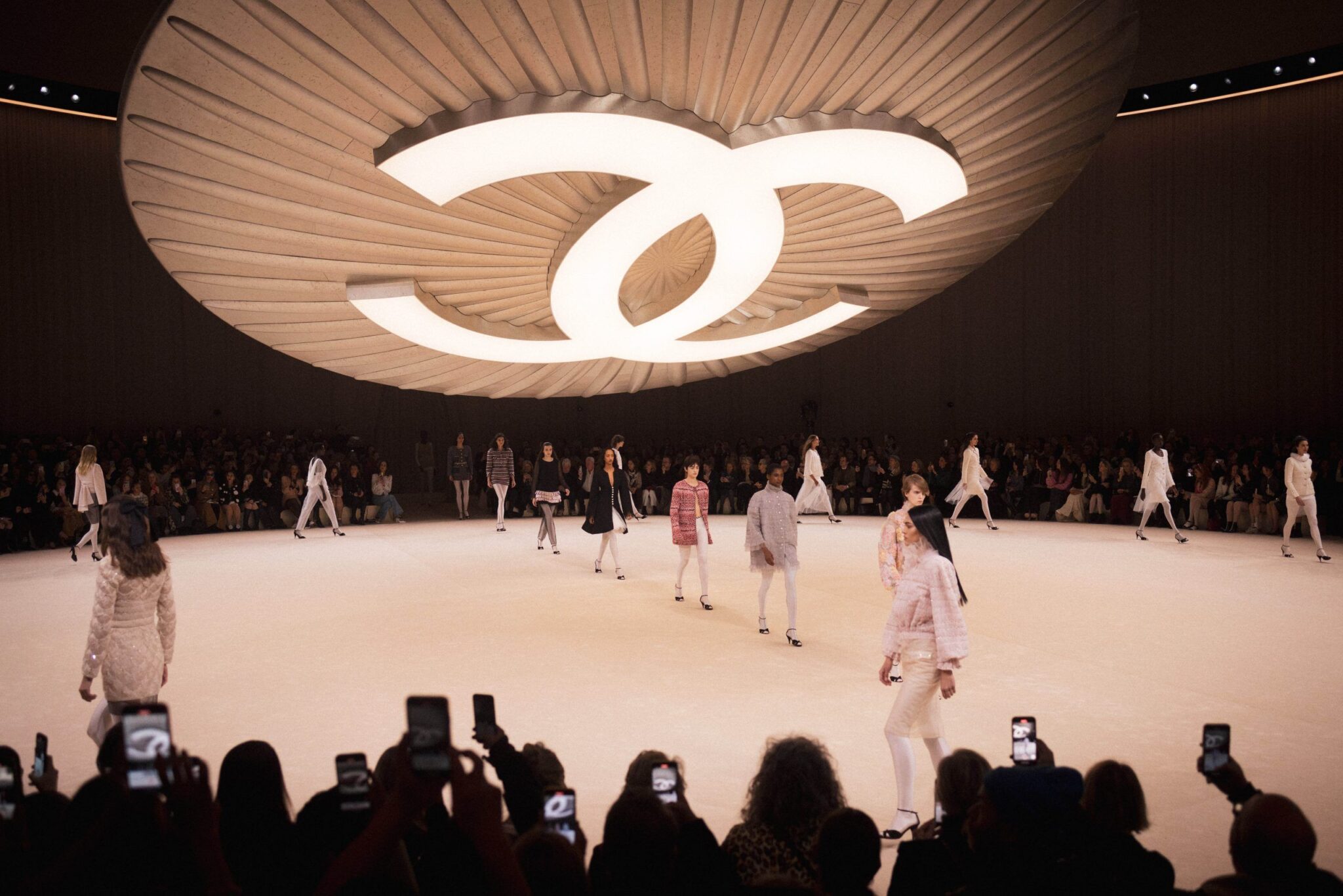 Chanel's Spring 2024 Couture Show Is A Tribute To The Button and Ballet ...