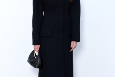 Julia Roberts Debuts FullOn Bangs During Paris Couture Week