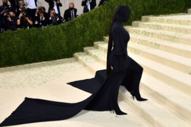 kim kardashian 2021 met gala black bodysuit face covering gloves