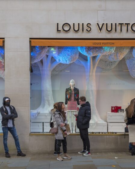 LVMH Explores Purchase of Building on Manhattan’s Fifth Avenue