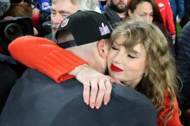 Taylor Swift Celebrated Travis Kelce's Win With a Very '00s Nail Trend