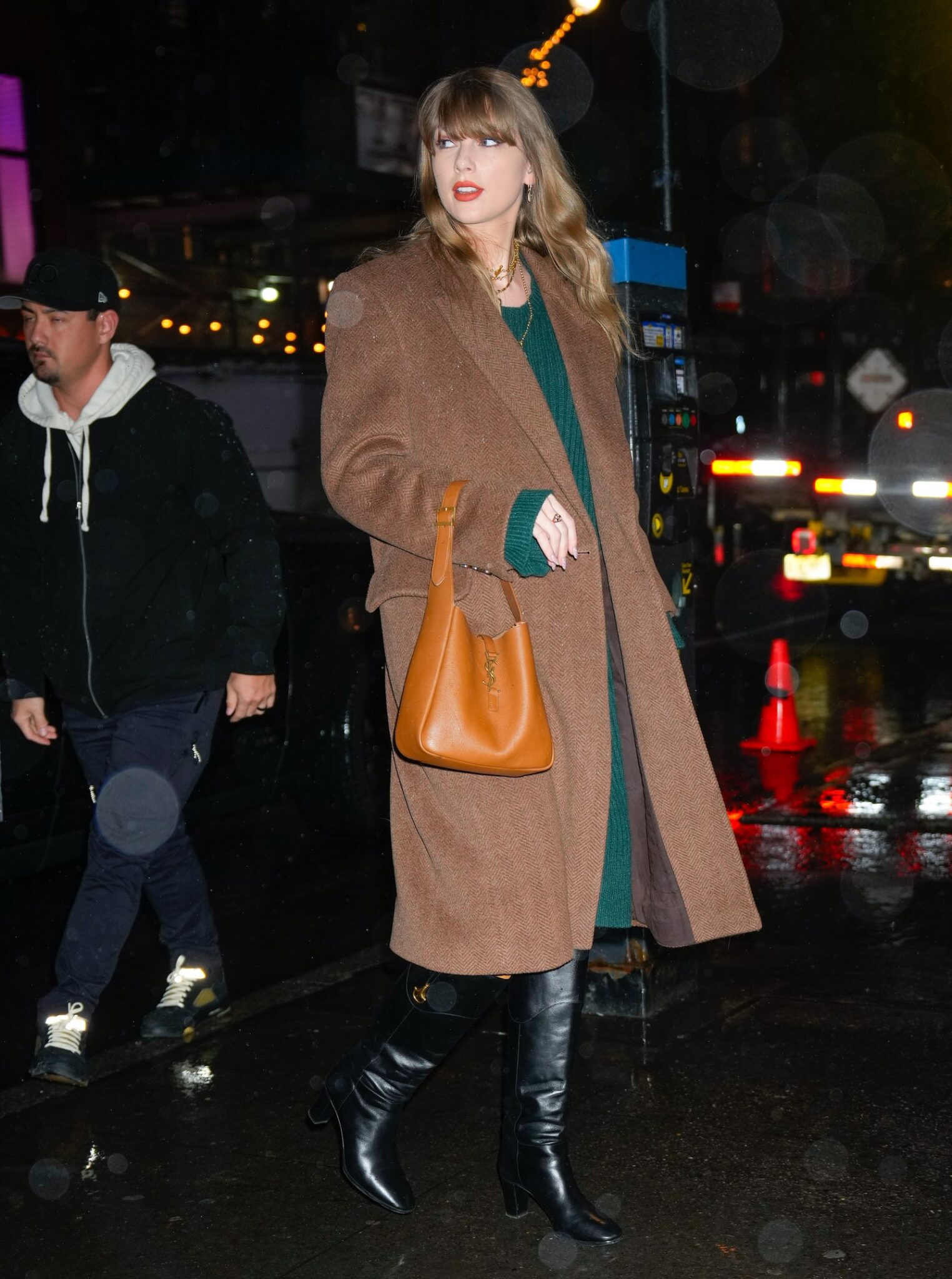 Taylor Swift's Green Sweater Dress and Brown Coat Combo Screams ...