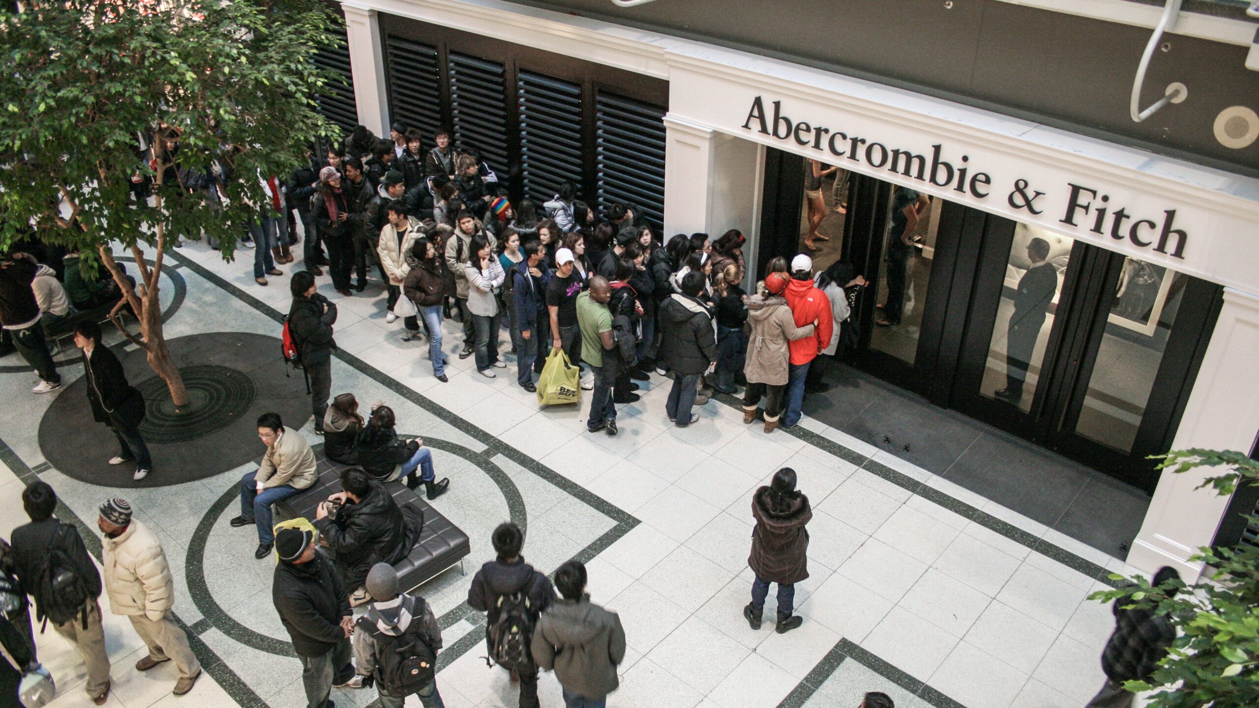 Why Abercrombie & Fitch and American Eagle Are Racing Ahead of the Competition
