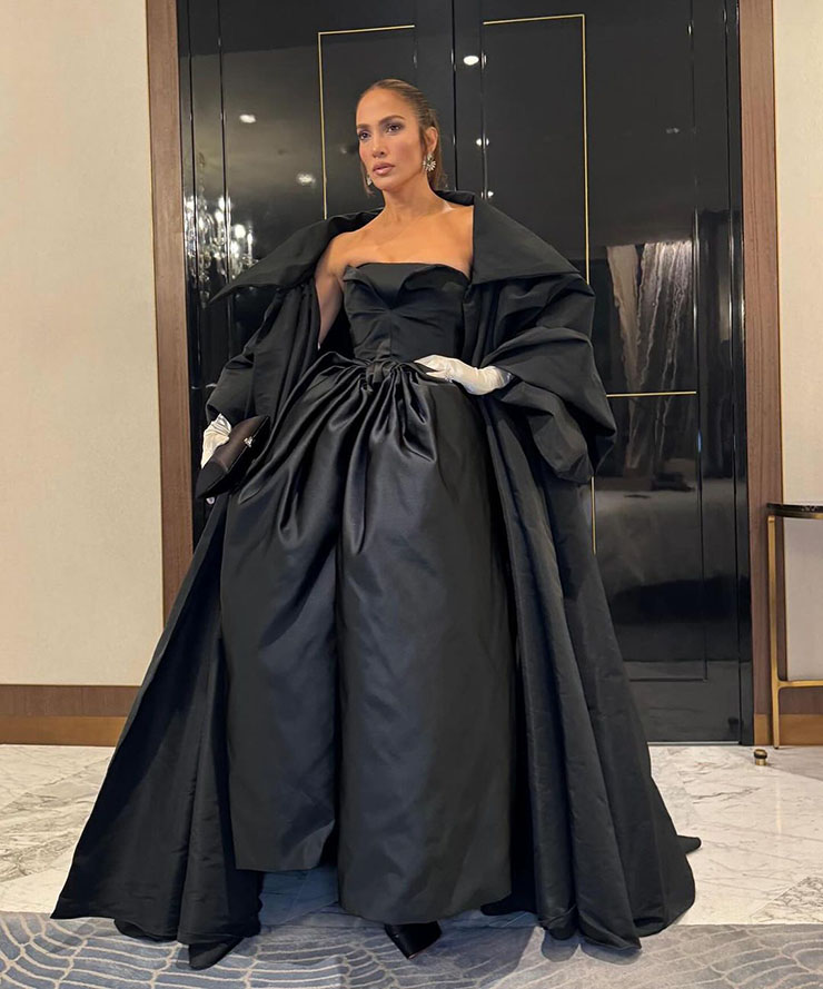 Jennifer Lopez Wore Giambattista Valli Haute Couture To The One&Only One Za'abeel Opening