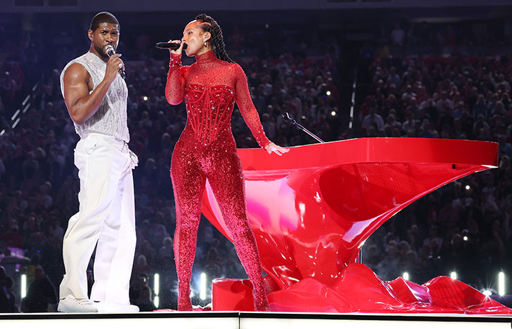 Usher and Alicia Keys perform onstage during the Apple Music Super Bowl LVIII Halftime Show