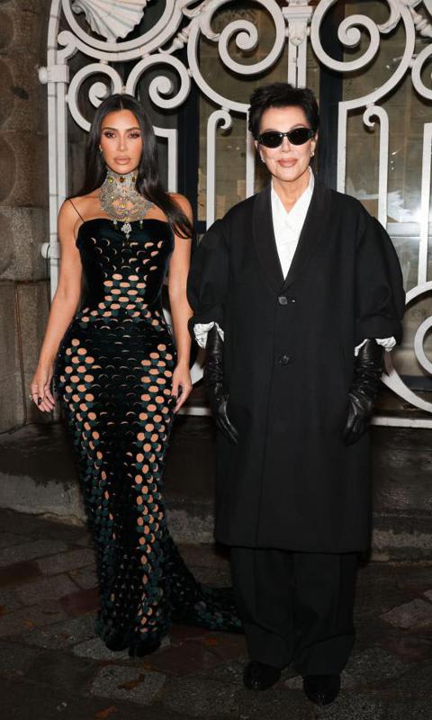 Kim Kardashian arrives at Paris Fashion Week in cut-out dress - Fashnfly