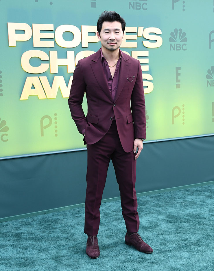 Simu Liu arrives at the 2024 People's Choice Awards 