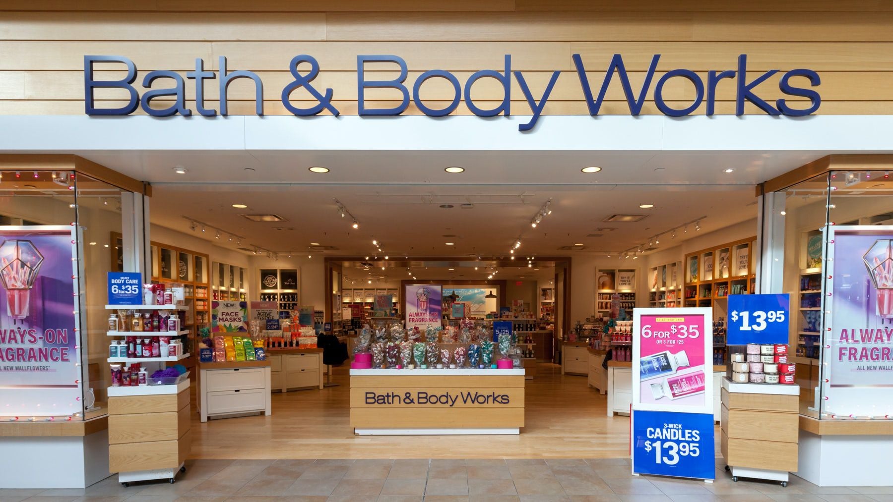 Bath & Body Works Projects Downbeat FY Sales, Profit on Slowing Demand
