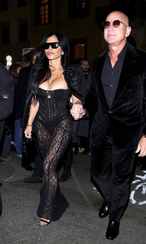Lauren Sánchez and Jeff Bezos looking sharp in Milan