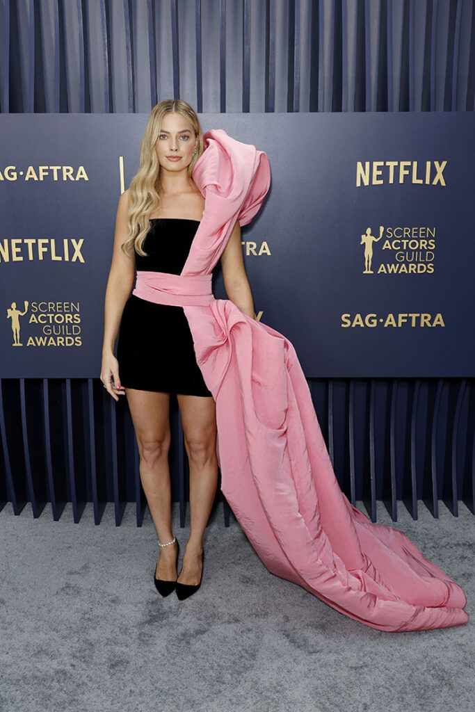 Margot Robbie Wore Schiaparelli Haute Couture To The 2024 SAG Awards