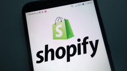 Shopify Fends Off Temu and Shein as Sales Narrowly Beat Estimates