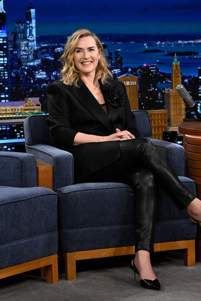 Kate Winslet Wore Dolce & Gabbana On The Tonight Show Starring Jimmy Fallon