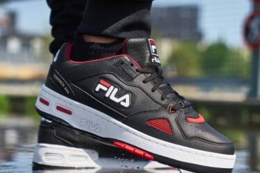 wearing a pair of teratach 600 by fila