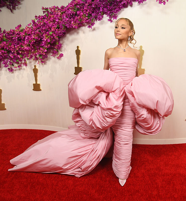 Ariana Grande Wore Giambattista Valli Haute Couture To The 2024 Oscars 