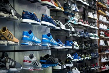 Foot Locker Pushes Back Long-Term Sales Growth Plan; Shares Fall