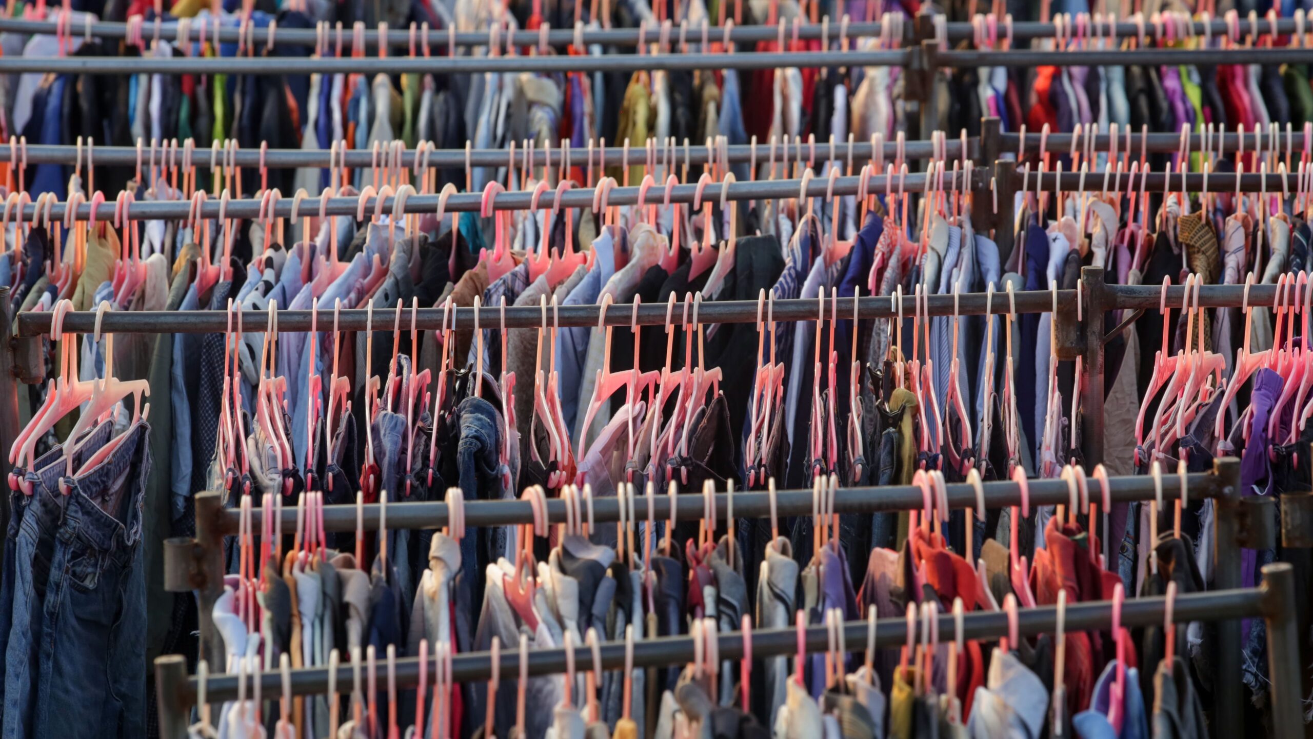 French Lawmakers Approve Bill to Apply Penalties on Fast Fashion