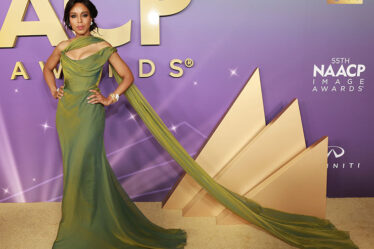 Kerry Washington Wore Vivienne Westwood To The 2024 NAACP Image Awards