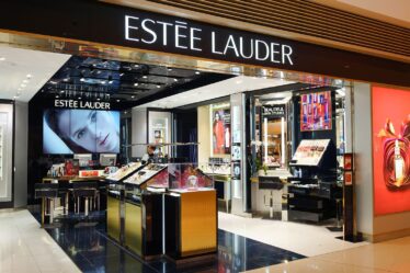 Estée Lauder Tempers Sales View Despite US, China Recovery