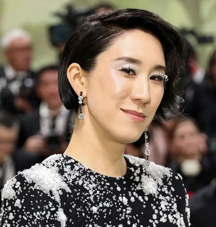 Eva Chen's Cold Beauty Met Gala Glam