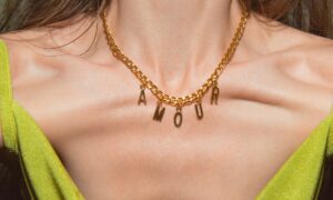 How to choose the perfect necklace for every neckline