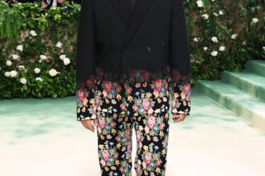 Dan Levy attends The 2024 Met Gala Celebrating "Sleeping Beauties: Reawakening Fashion"