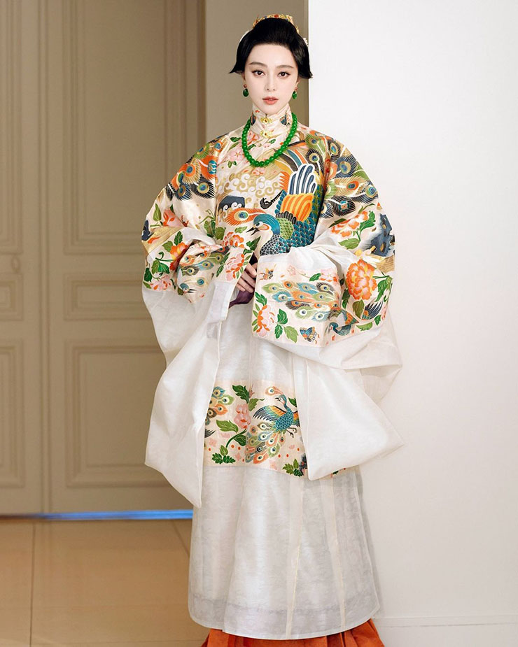 Fan Bingbing Wore Ming Hua Tang 明华堂汉服 To Vogue World: Paris