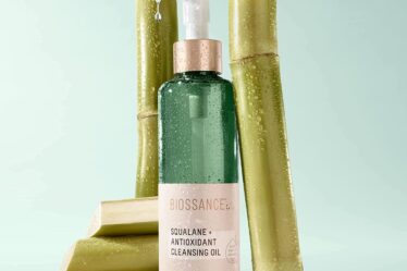 VegNews.BiossanceCleansingOil.Biossance