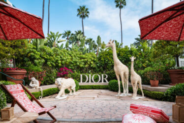 Dior Pops Up Poolside