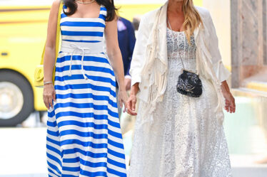 Kristin Davis Wore Emilia Wickstead & Sarah Jessica Parker Wore Simone Rocha On The Set Of ‘And Just Like That…’