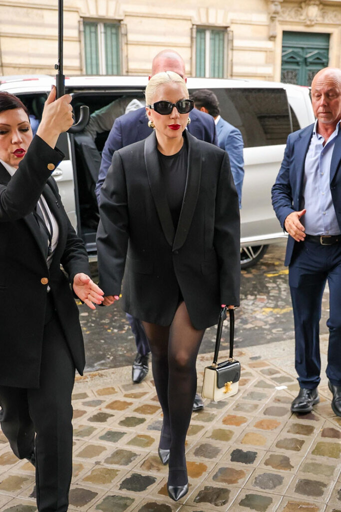 Lady Gaga: Parisian Chic dans Celine