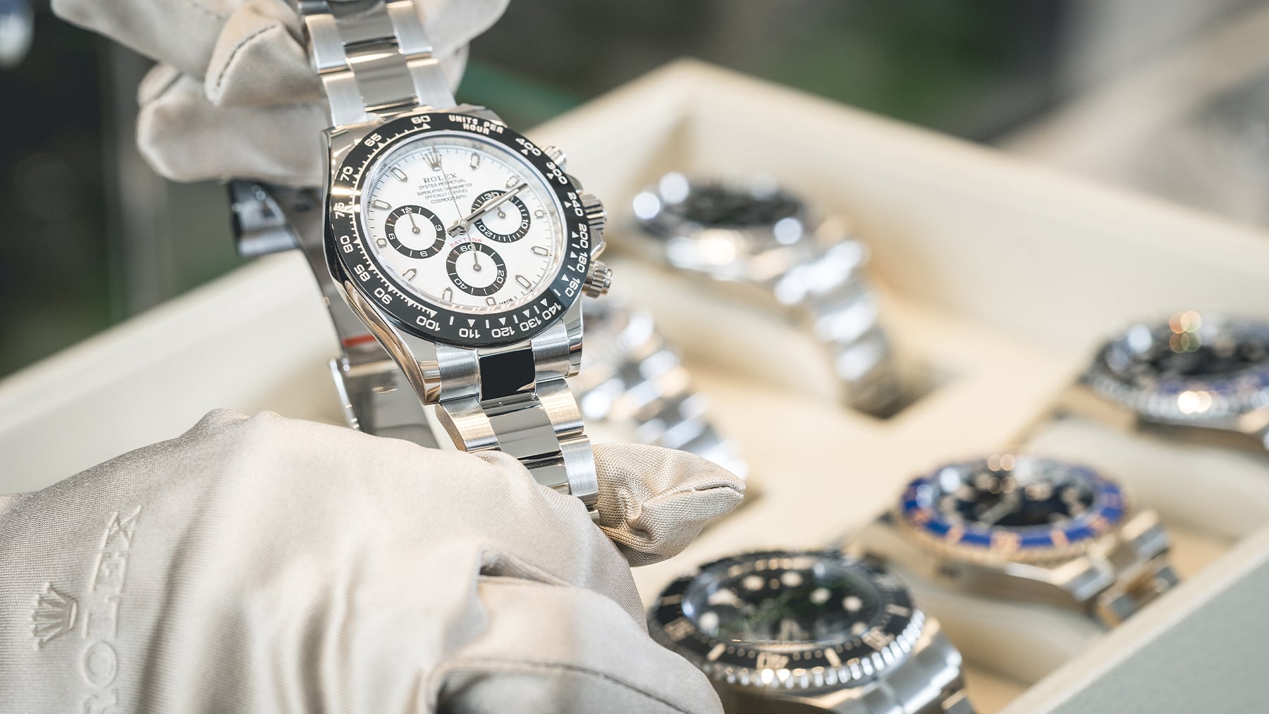 Rolex, Patek Watch Prices Fall Even Further Behind Equities