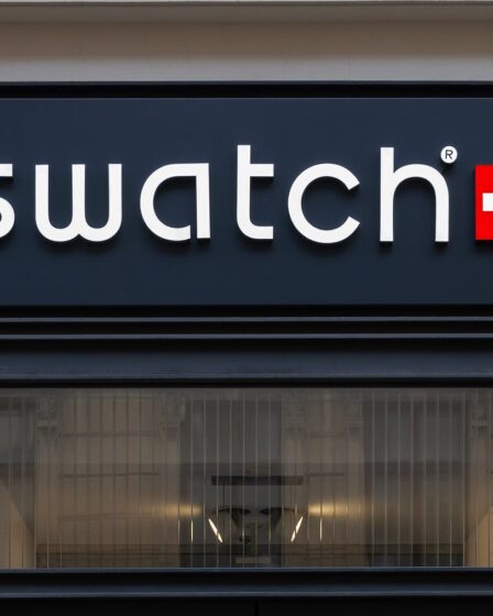 Swatch Shares Plunge as Profit Falls 70% on China Weakness