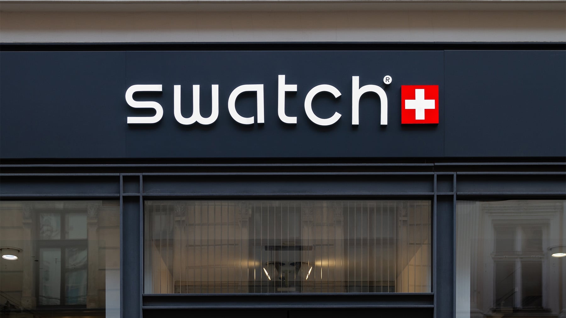 Swatch Shares Plunge as Profit Falls 70% on China Weakness