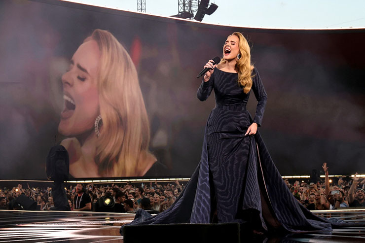 Adele Wore Dior Haute Couture Performing In Munich 