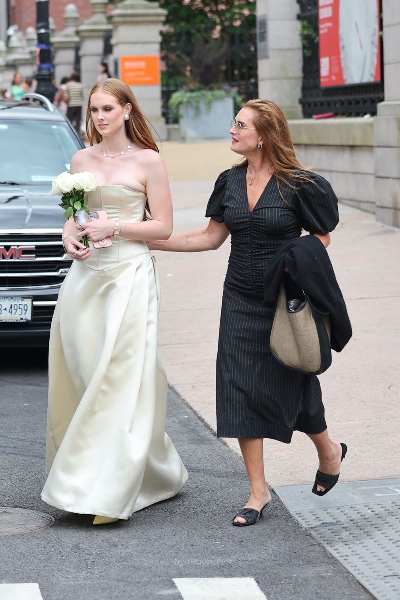 Grier Henchy and her mom Brooke Shields