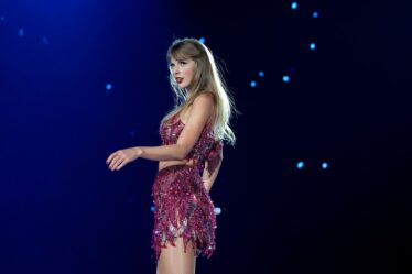 Image may contain Taylor Swift Performer Person Solo Performance Adult Dancing and Leisure Activities