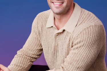 The Bachelorette Jeremy Simon sweater guy smile