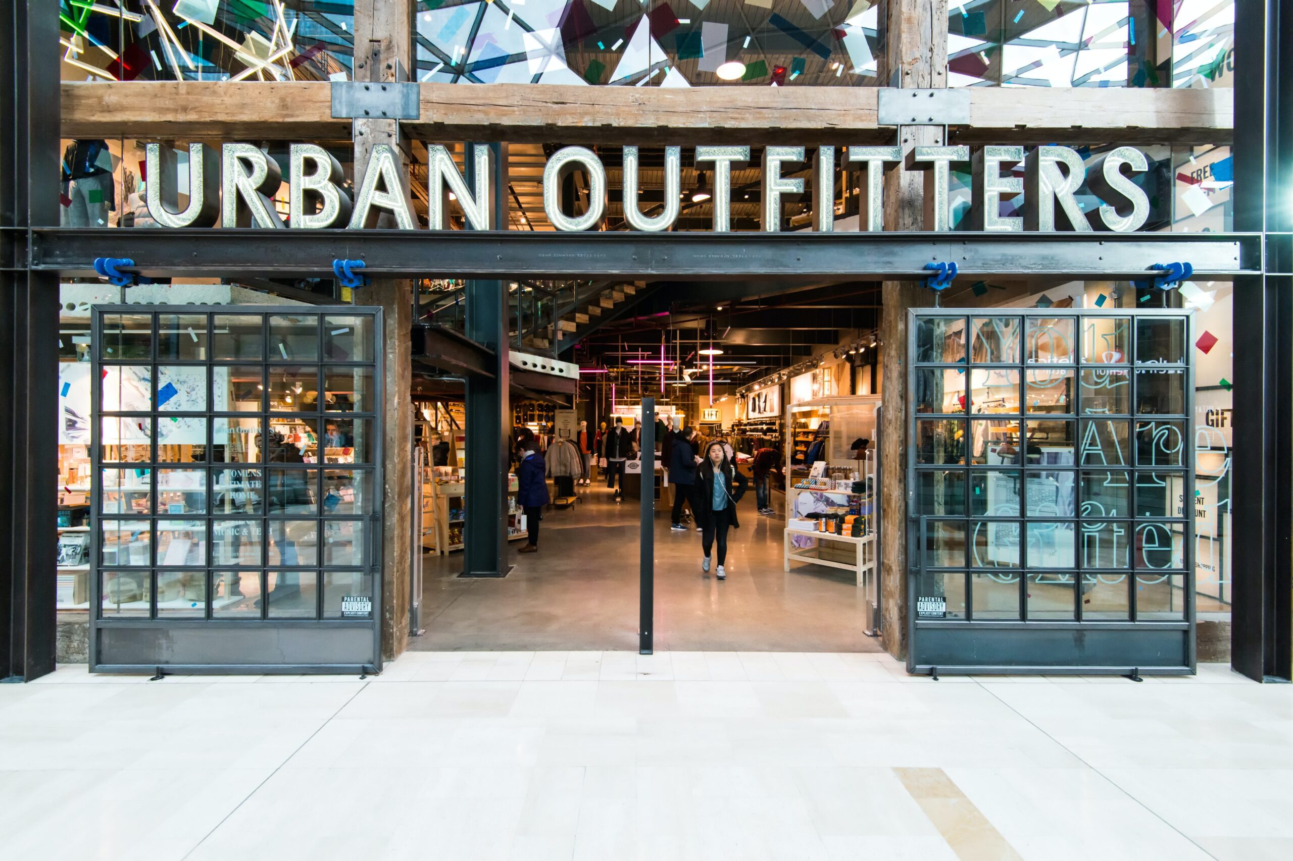 Urban Outfitters Shares Sink on Disappointing Sales Growth