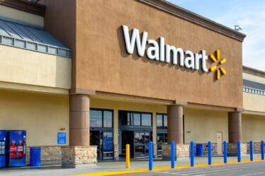 Walmart Lifts Full-Year Outlook on Strong Apparel Sales