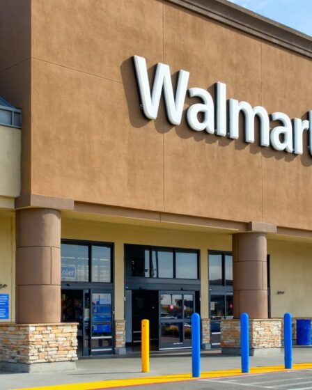 Walmart Lifts Full-Year Outlook on Strong Apparel Sales