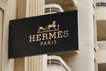 Hermès Stock Defensive Trade to Counter Luxury Slowdown, Exane Says