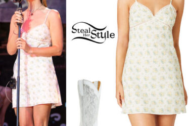 Lana Del Rey: Floral Dress, Cowboy Boots