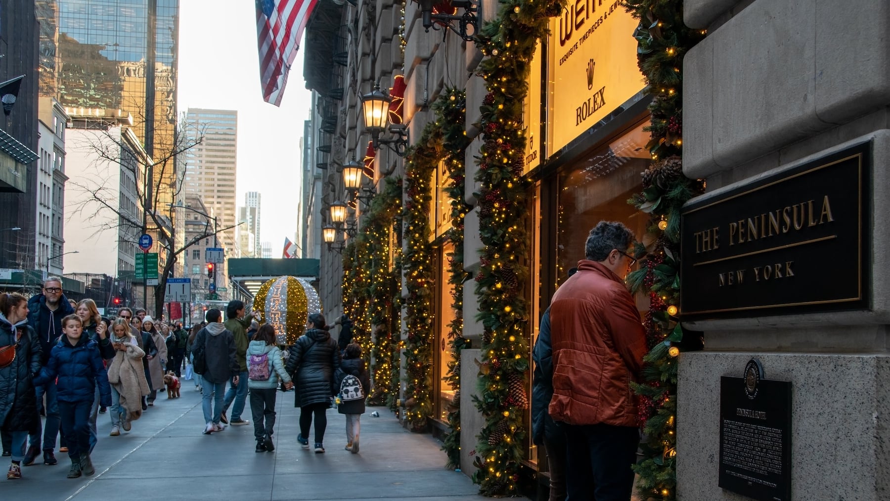 US Retailer Holiday Hiring Set to Be Lower Than Last Year