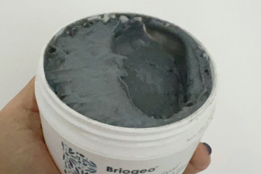 Briogeo Scalp Revival Charcoal  Coconut Oil Microexfoliating Scalp Scrub Shampoo