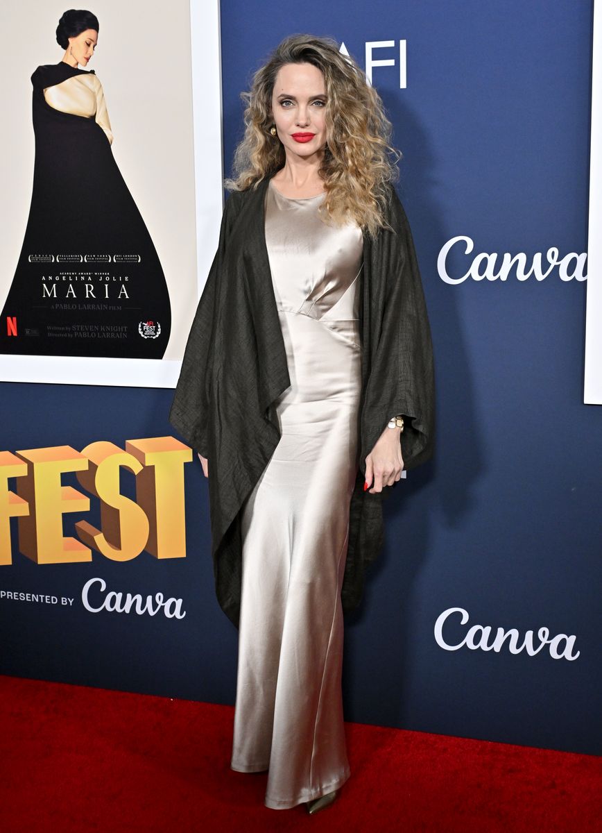  Angelina Jolie attends the 2024 AFI Fest - "Maria" Premiere at TCL Chinese Theatre 