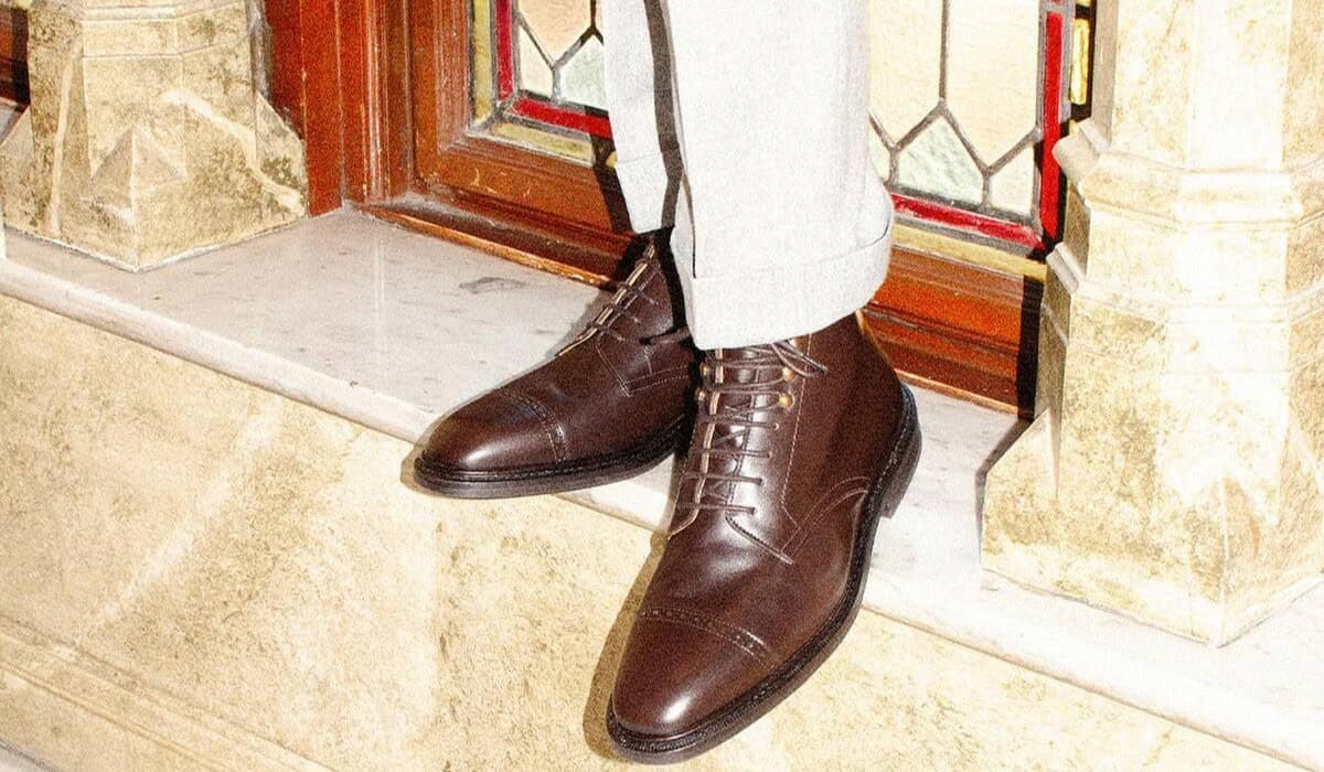 9 Best Boots to Wear with a Suit: Stable & Versatile in 2024