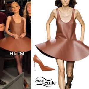 Ariana Grande: Brown Dress and Pumps