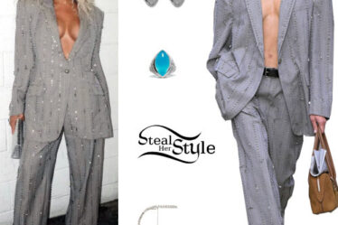 Beyoncé: Embellished Suit, Clear Pumps