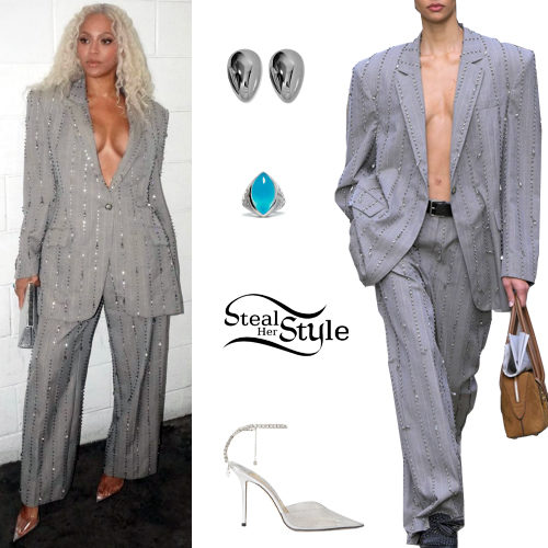 Beyoncé: Embellished Suit, Clear Pumps